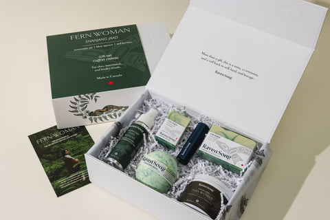 Fern Woman Luxury Artisan Gift Box | Juniper Fir + Balsam + Red Berries