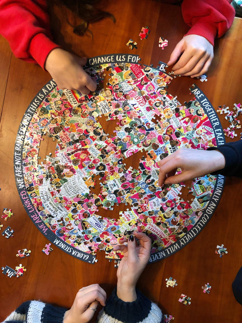 Women March In 500 Piece Round Puzzle