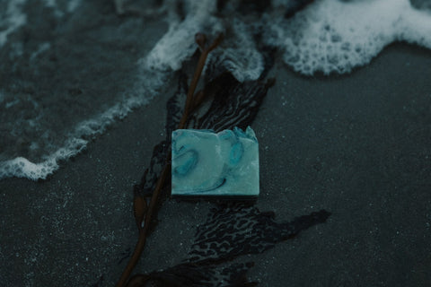 Storm Watching | Amber + Black current + Vetiver (Previously Stormy Waters)