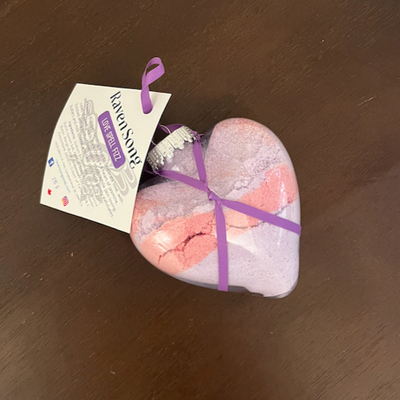 Cute Ravensong Purple Heart Bath Fizz