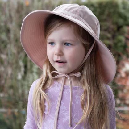 Long Brim Water Bucket Hat | Blush