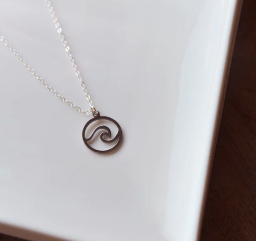 OH SO LOVELY - WAVE NECKLACE in SILVER