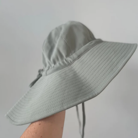 Long Brim Water Bucket Hat | Grey Green