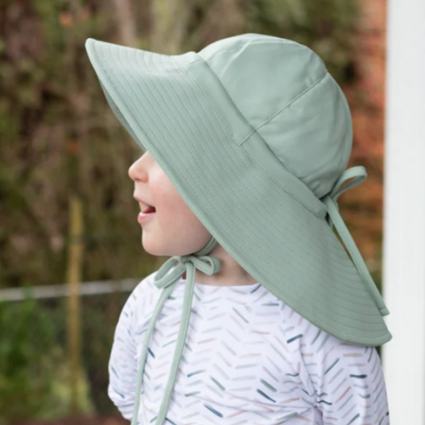 Long Brim Water Bucket Hat | Grey Green