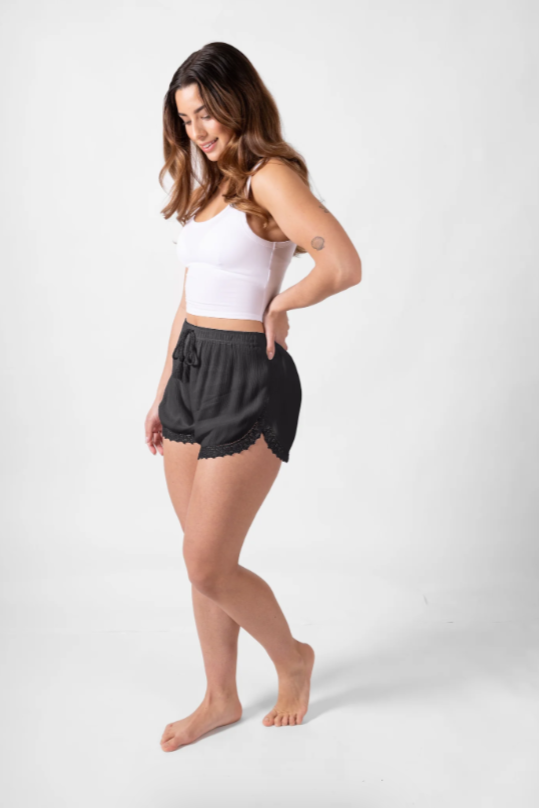 KOY RESORT - MIAMI SIDE SLIT SHORTS | BLACK