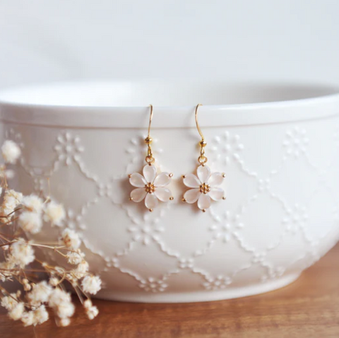Charlotte Flower Dangle Earrings - Ivory