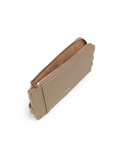 Beige pouch with zipper on a white background, featuring a recycling and vegan label.