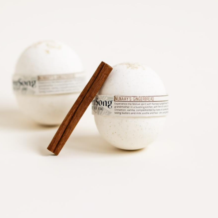 RavenSong Nunnay's Gingerbrad Bath Bomb | Citrus Peel + Candied Ginger + Baking Spice