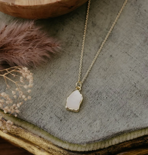 Stone Fleck Necklace | Silver or Gold - Mother of Pearl