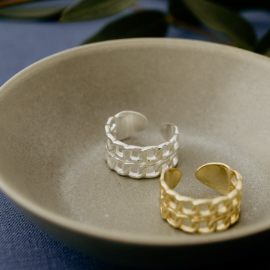 womens giftable bold ring