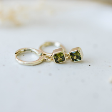 giftable simple everyday hoops