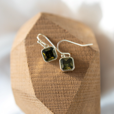 giftable cute everyday earrings