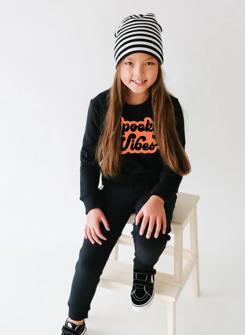 Lola & Taylor -  Crew Neck Raglan Black Sweatshirt | Spooky Vibes